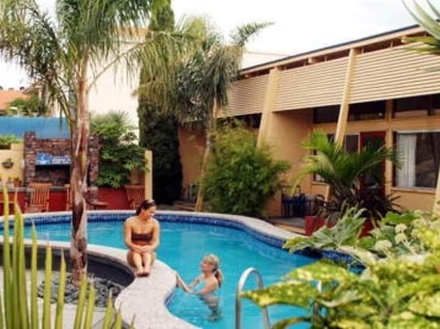 Oasis Beach Resort Tauposee Exterior foto